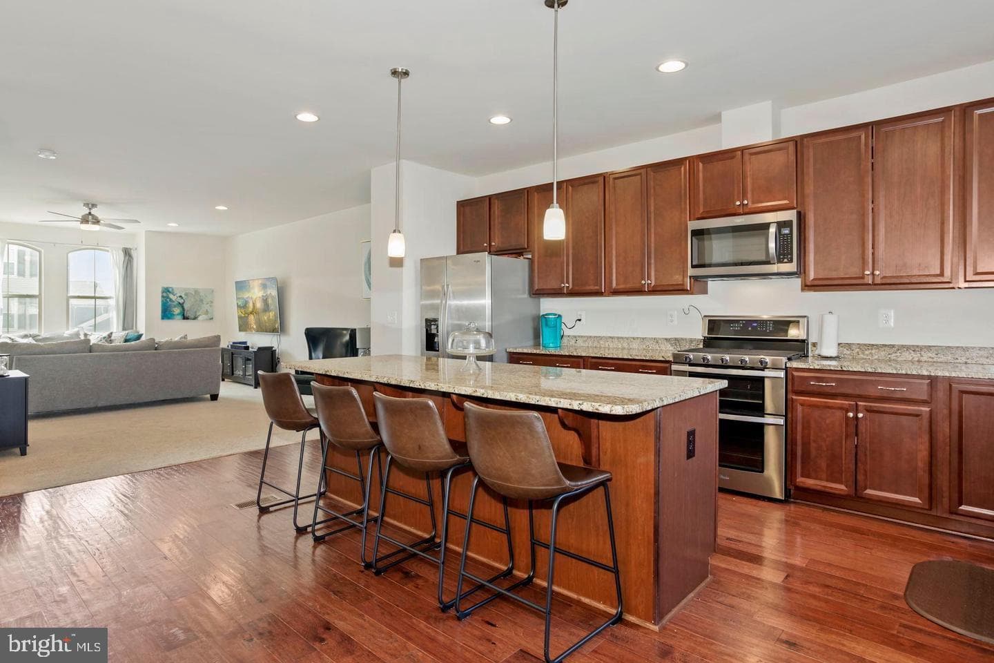 944 Basswood Drive photo 4