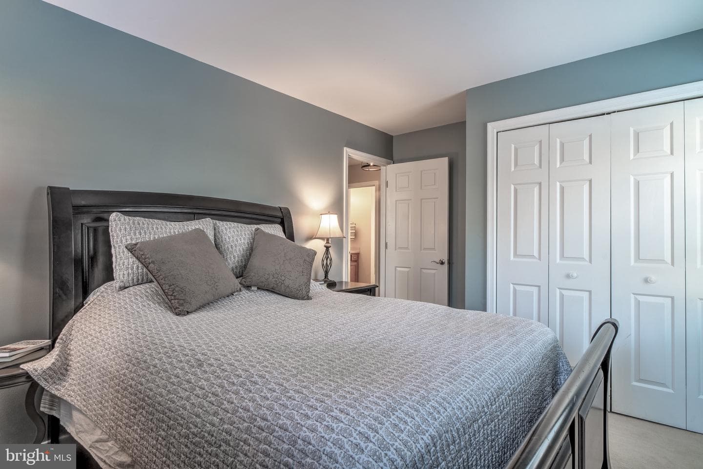 55 Kelly Way photo 33