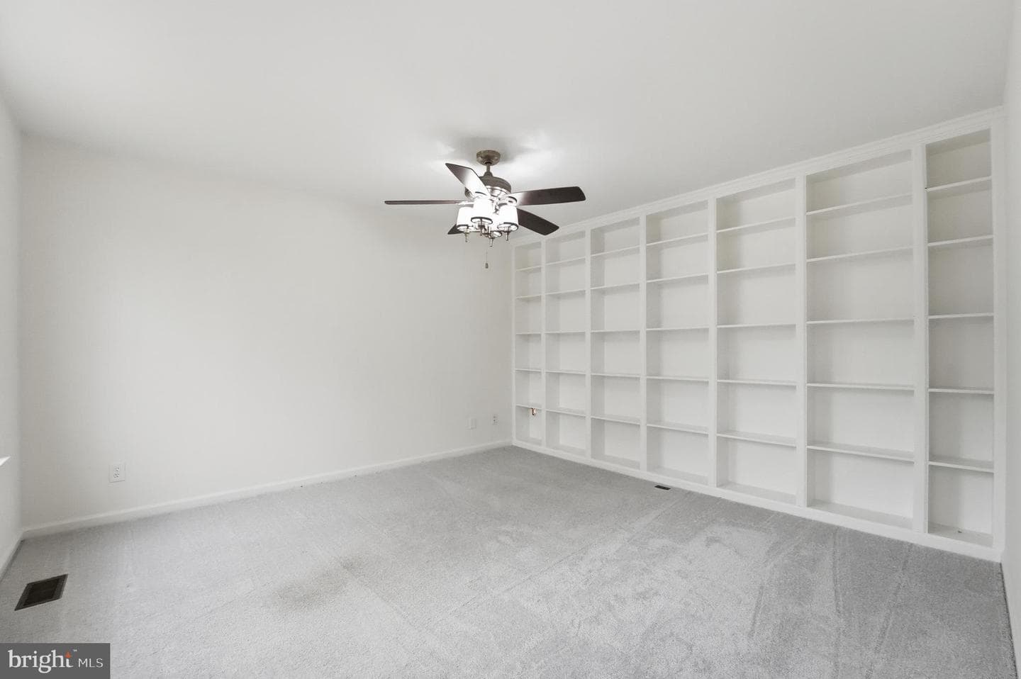 61 Hoovler Lane photo 5