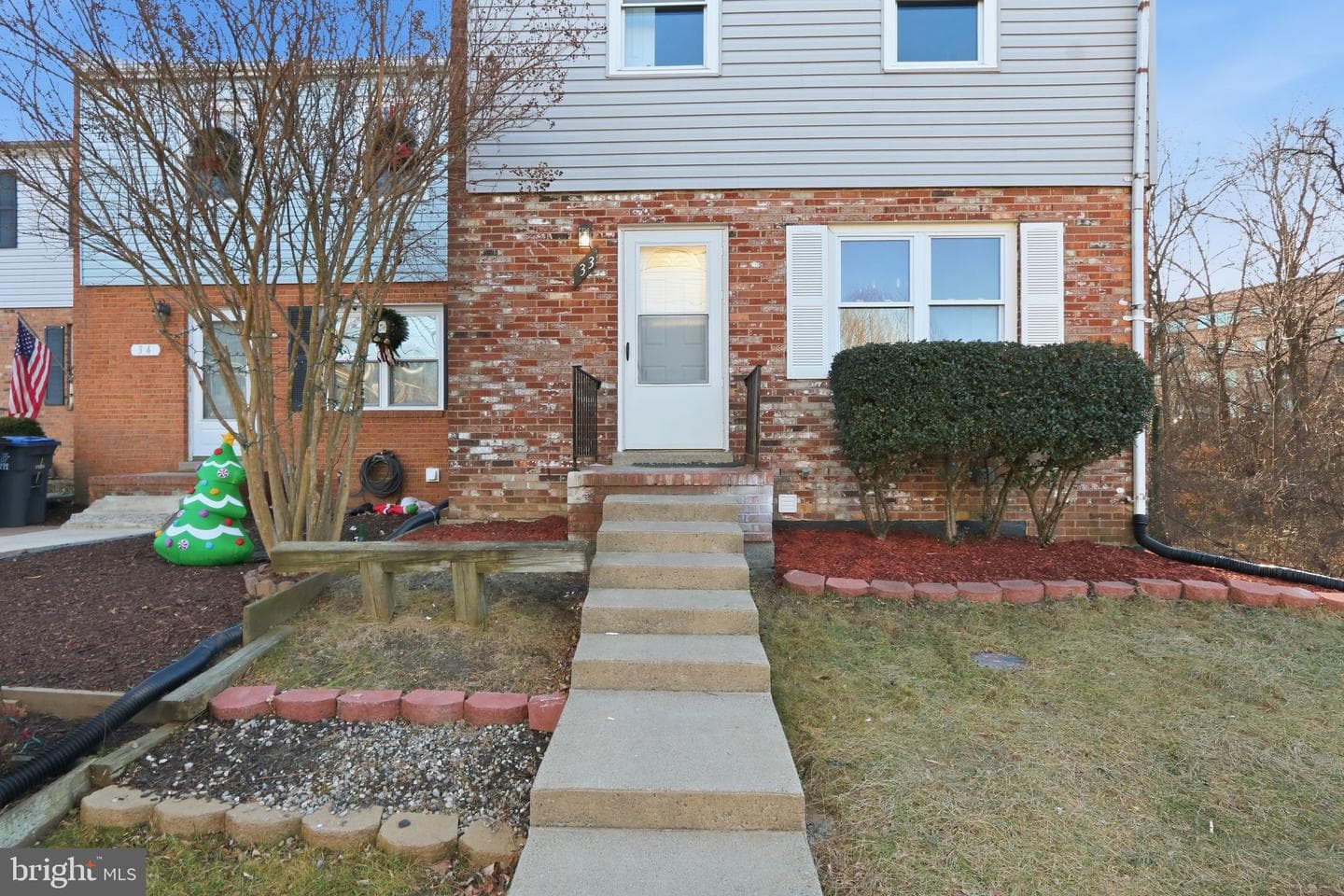 33 Bristol Court