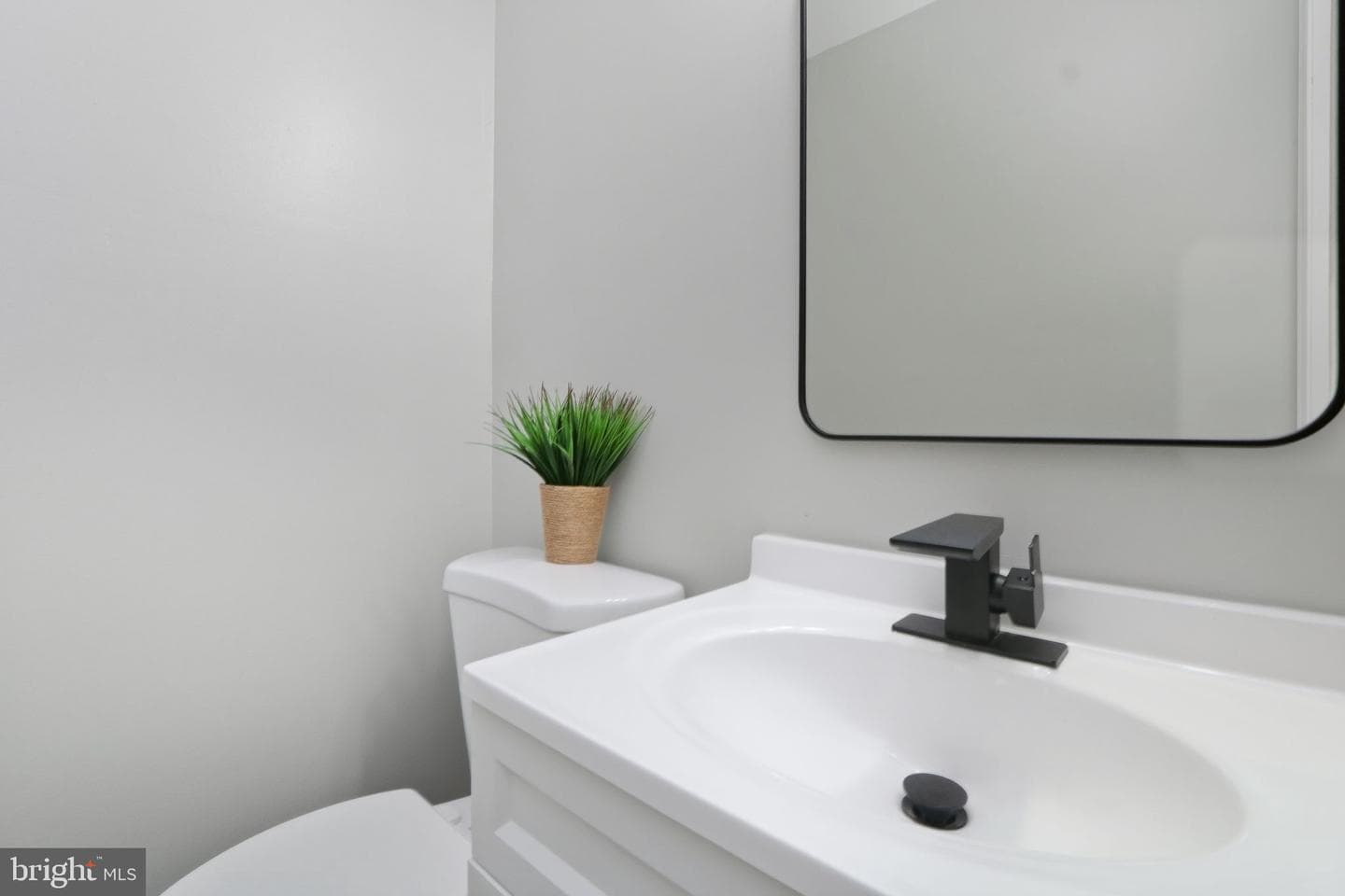 33 Bristol Court photo 24
