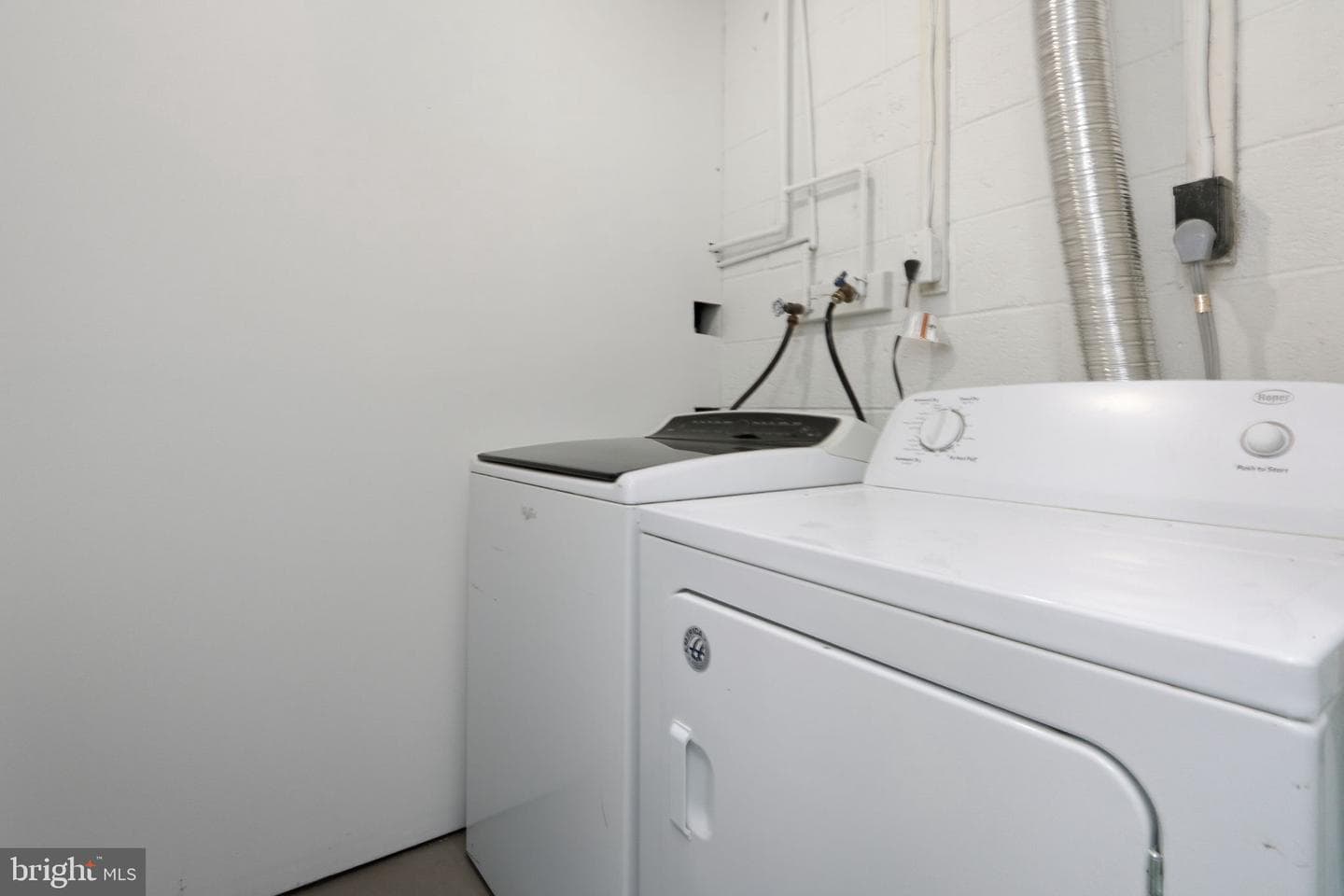 33 Bristol Court photo 26