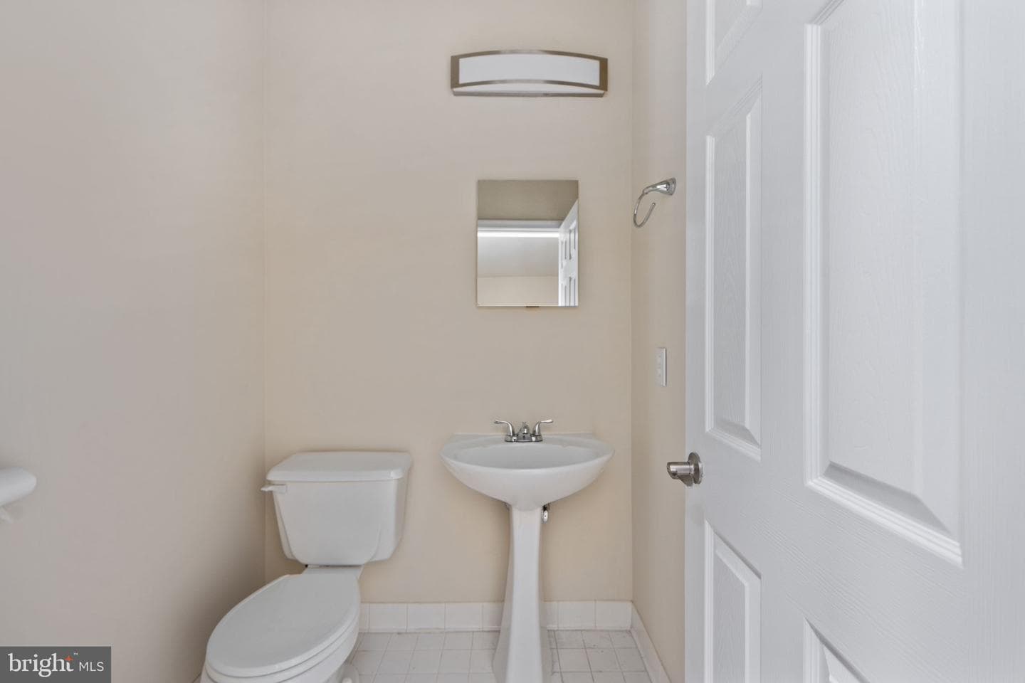 8 Newport Court photo 22