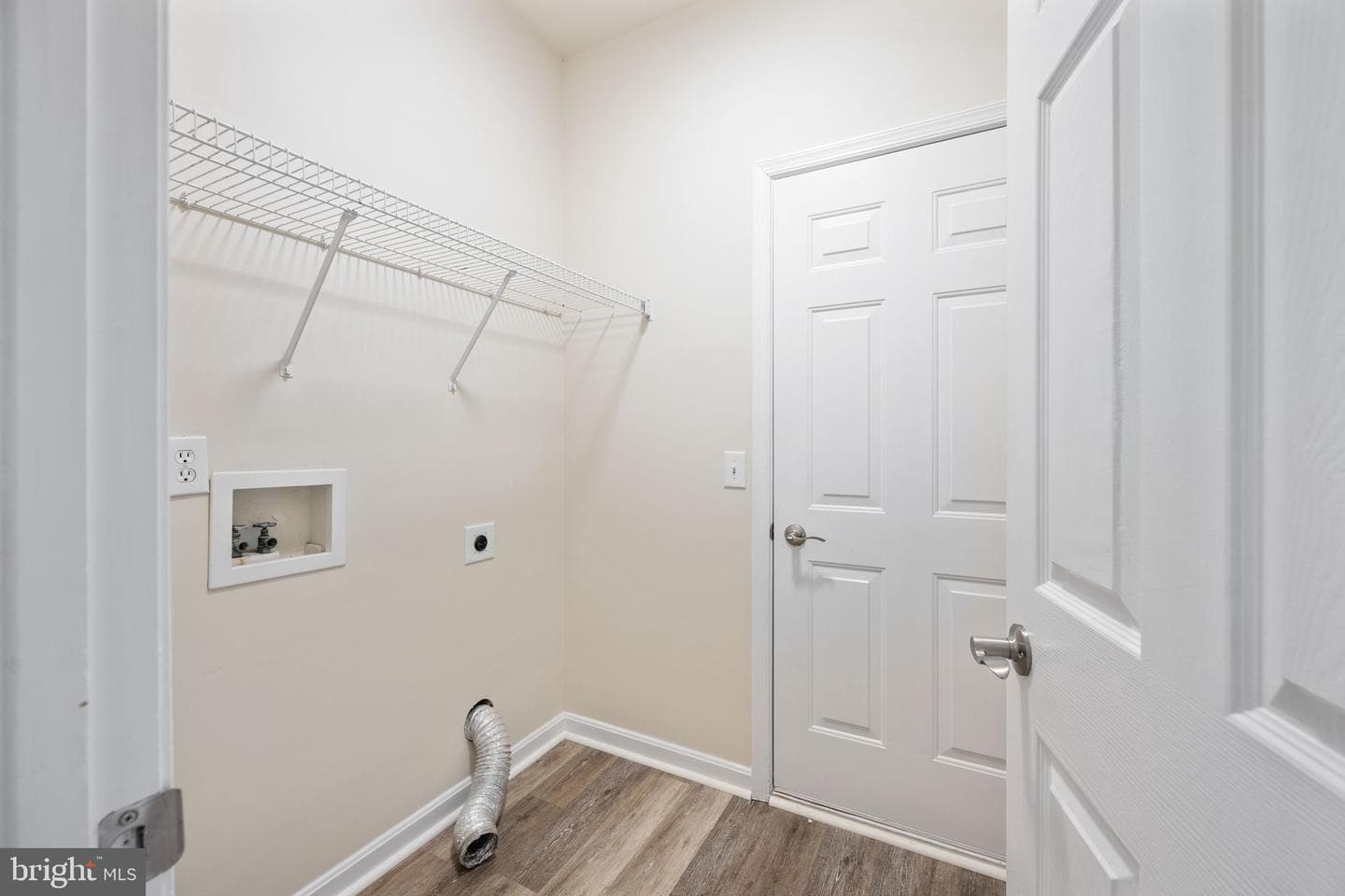 8 Newport Court photo 33