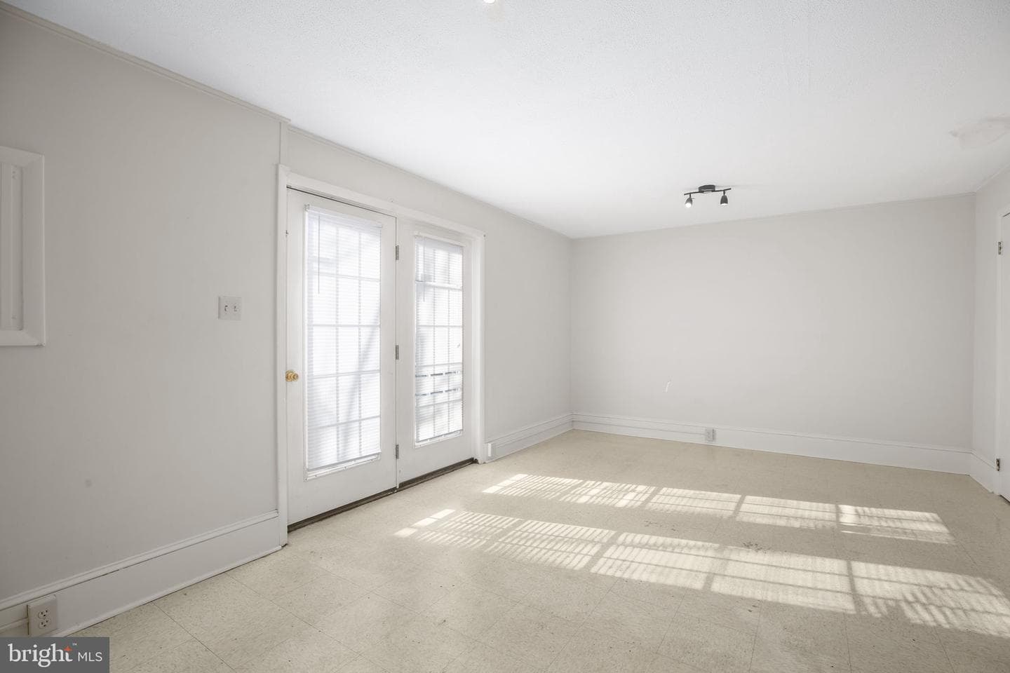 57 Bristol Court photo 21