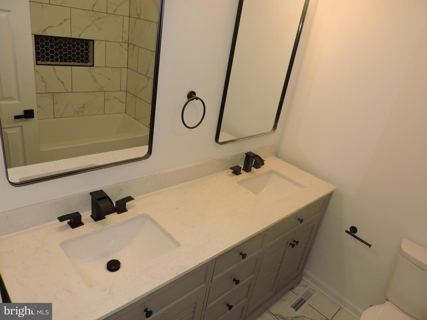 52 Forest Hill Lane photo 17