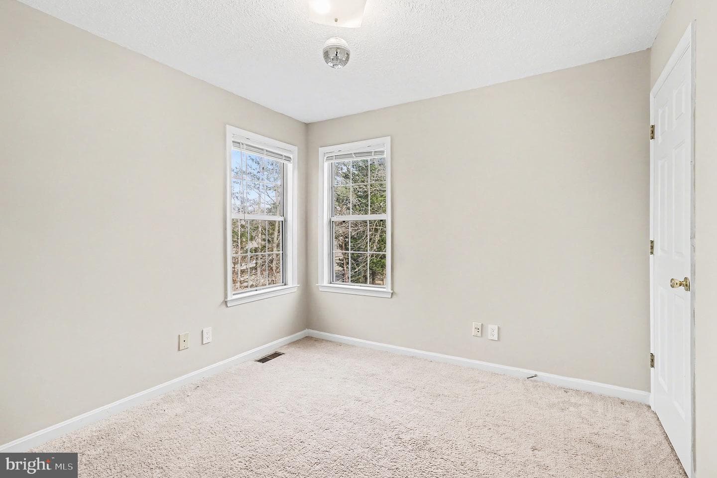 49 Brown Circle photo 19