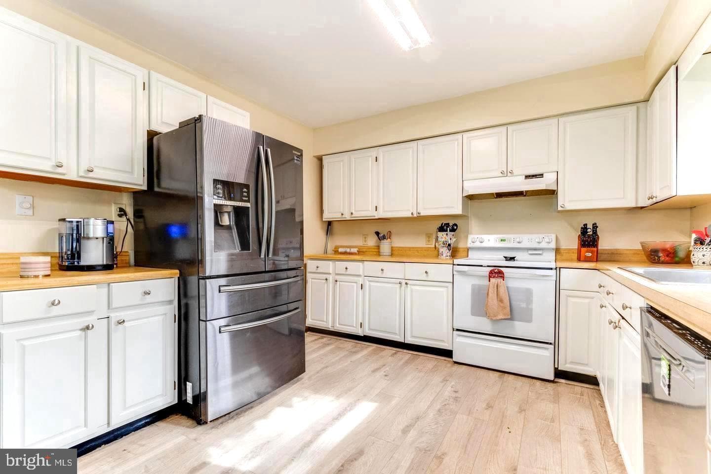 1137 Columbus Drive photo 6