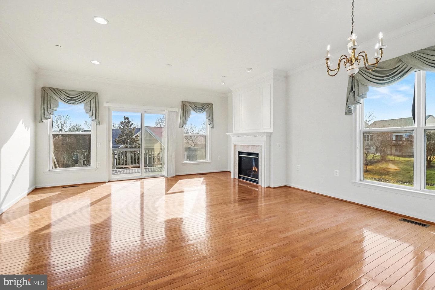 11 Carson Drive photo 3