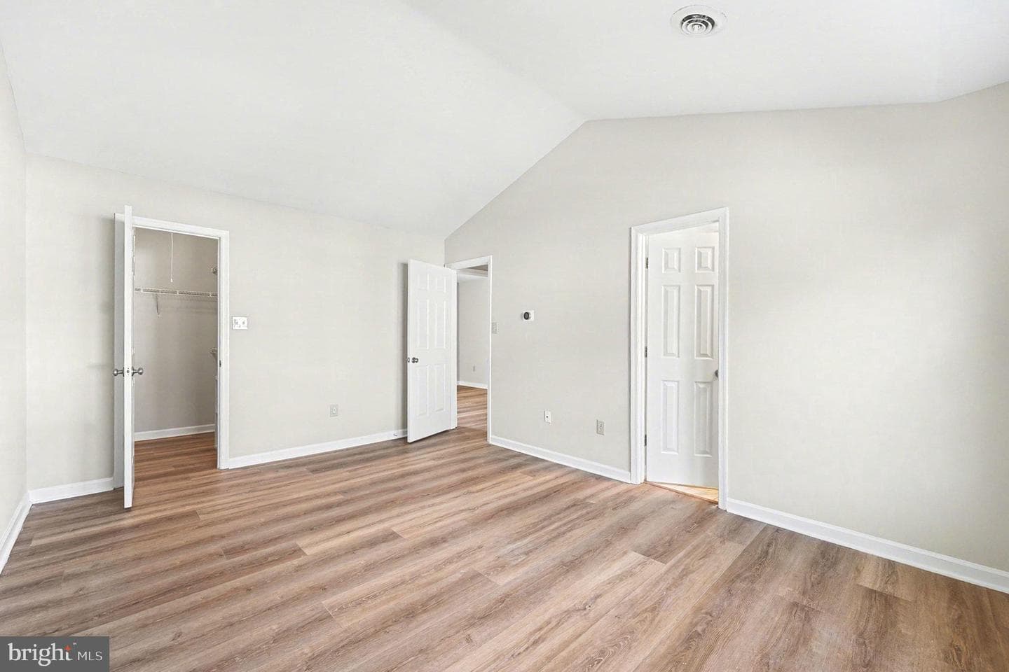 106 Kings Crest Drive photo 15