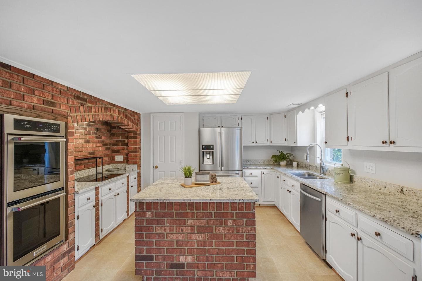 1035 Aquia Drive photo 4