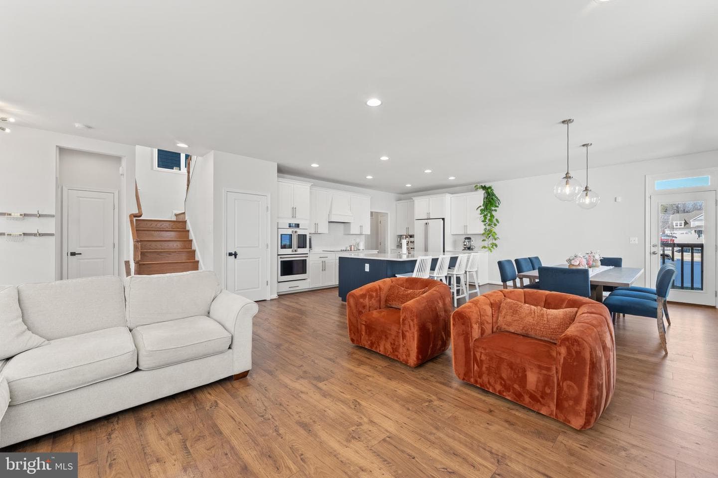 462 Coastal Avenue photo 11