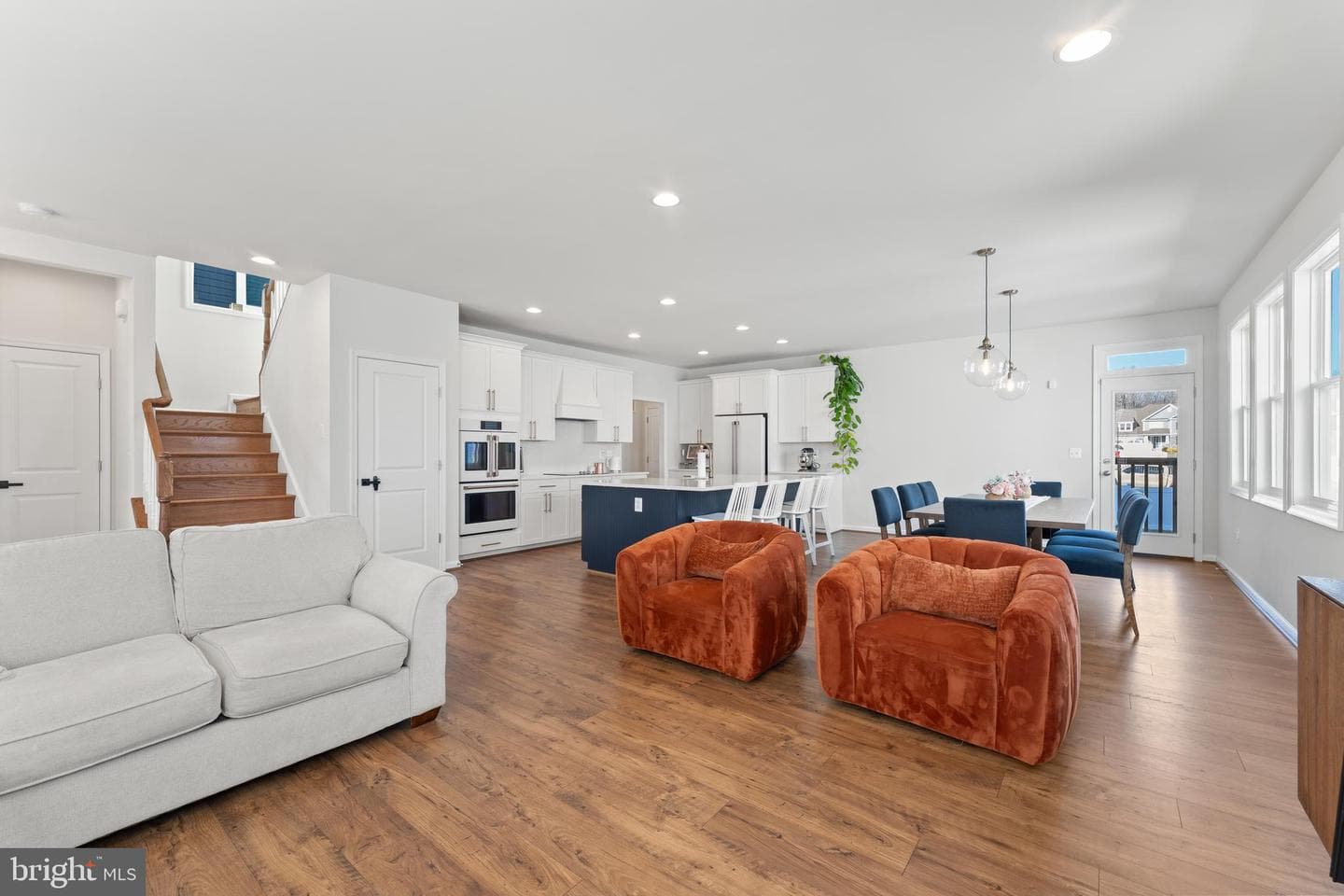 462 Coastal Avenue photo 12