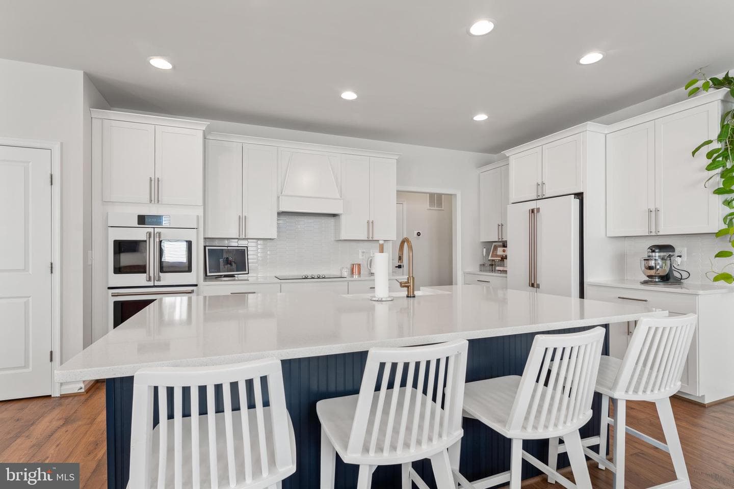 462 Coastal Avenue photo 15
