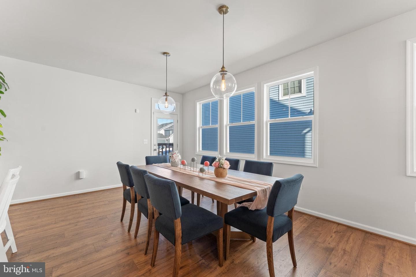 462 Coastal Avenue photo 25