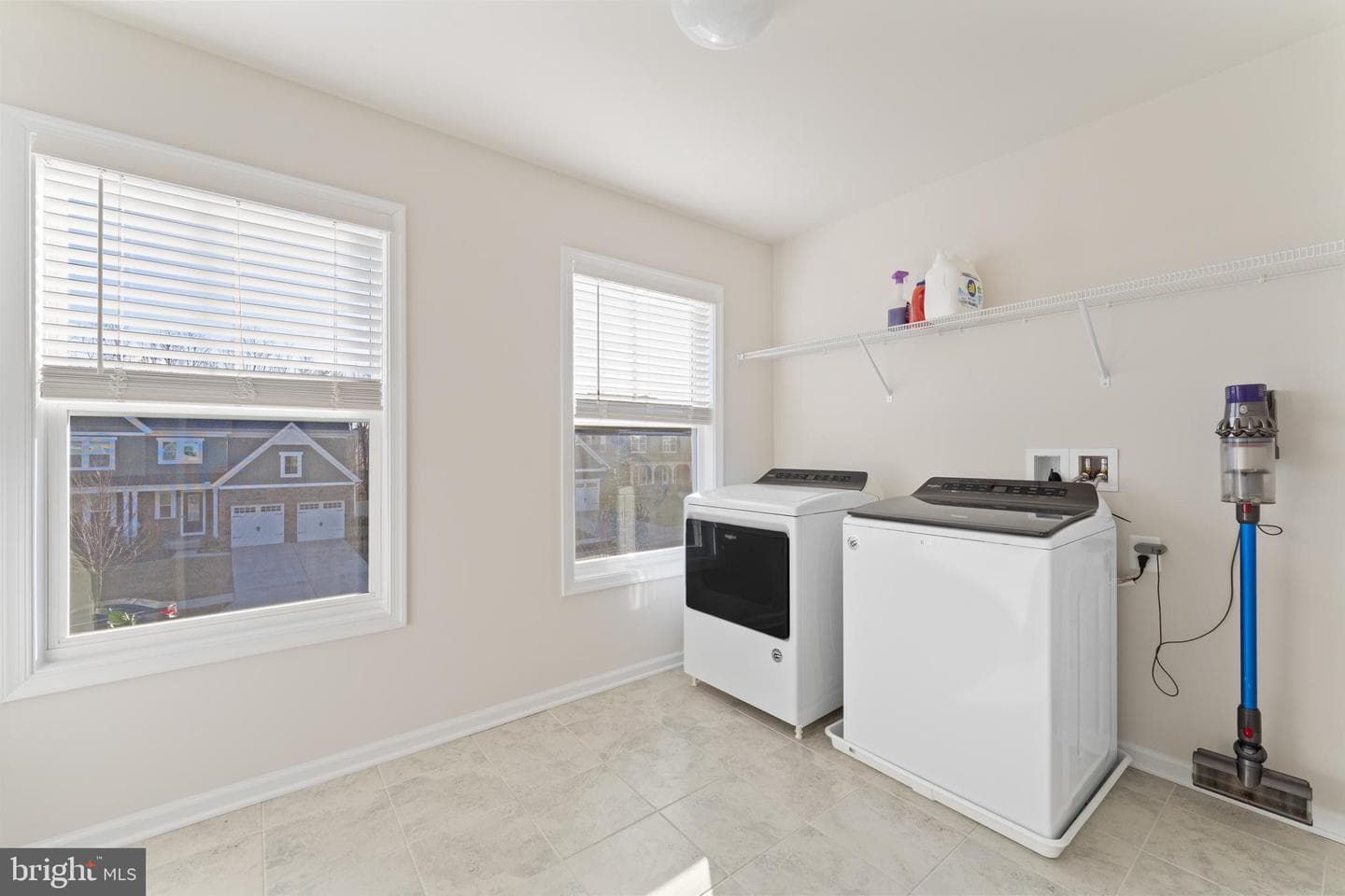 462 Coastal Avenue photo 30