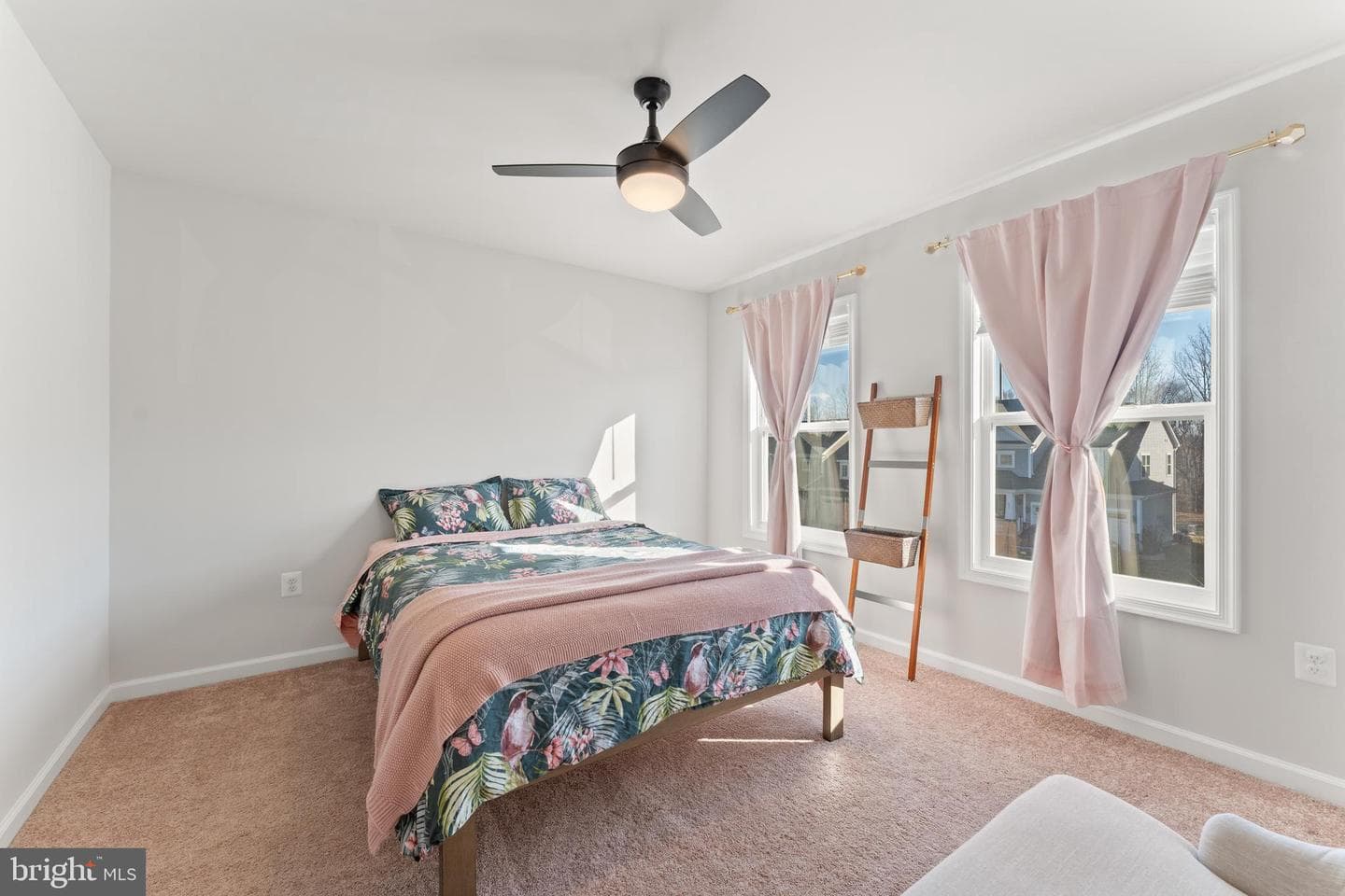 462 Coastal Avenue photo 31