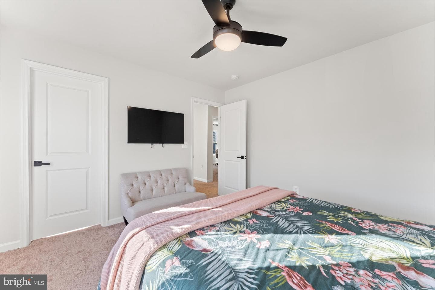 462 Coastal Avenue photo 32