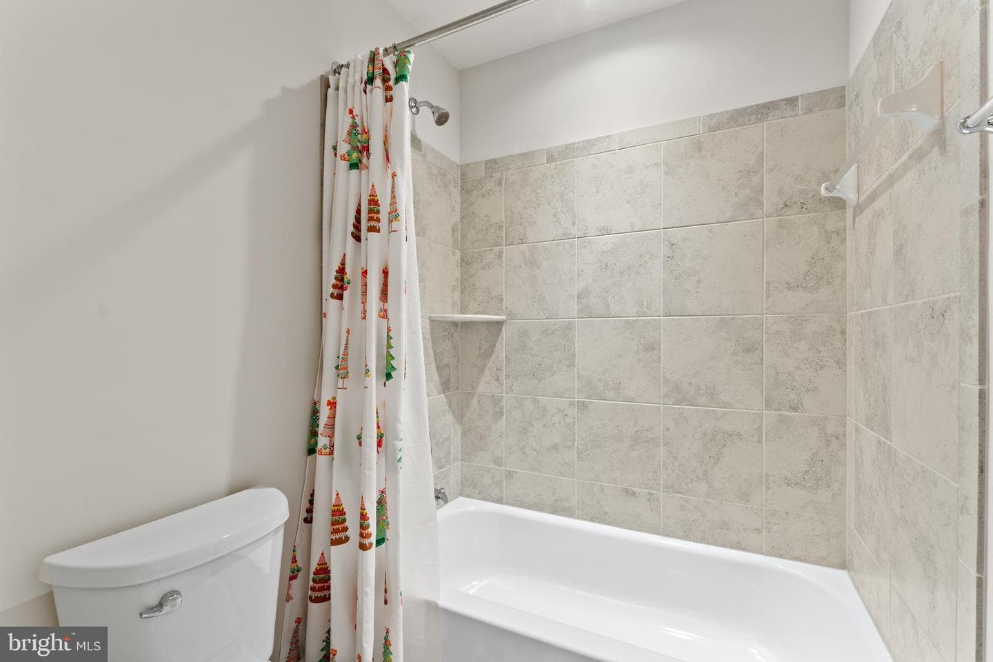 462 Coastal Avenue photo 35
