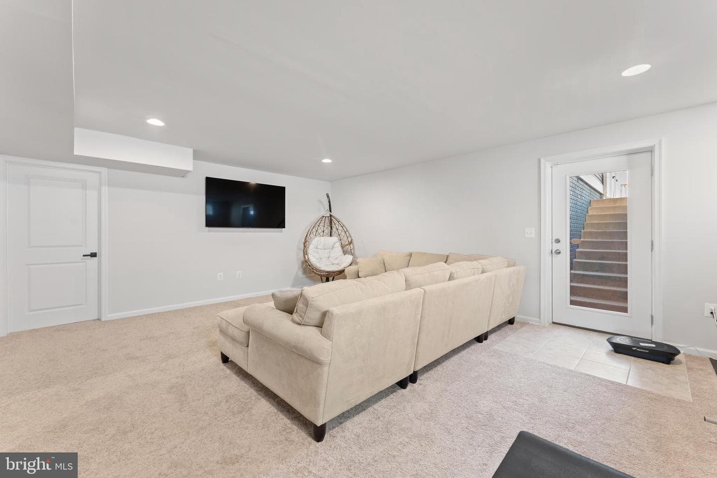 462 Coastal Avenue photo 48