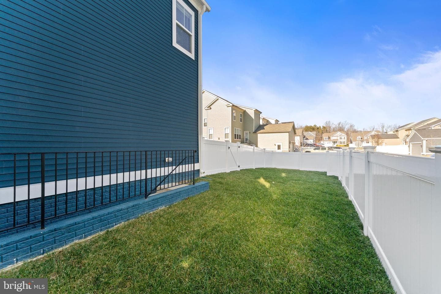 462 Coastal Avenue photo 55
