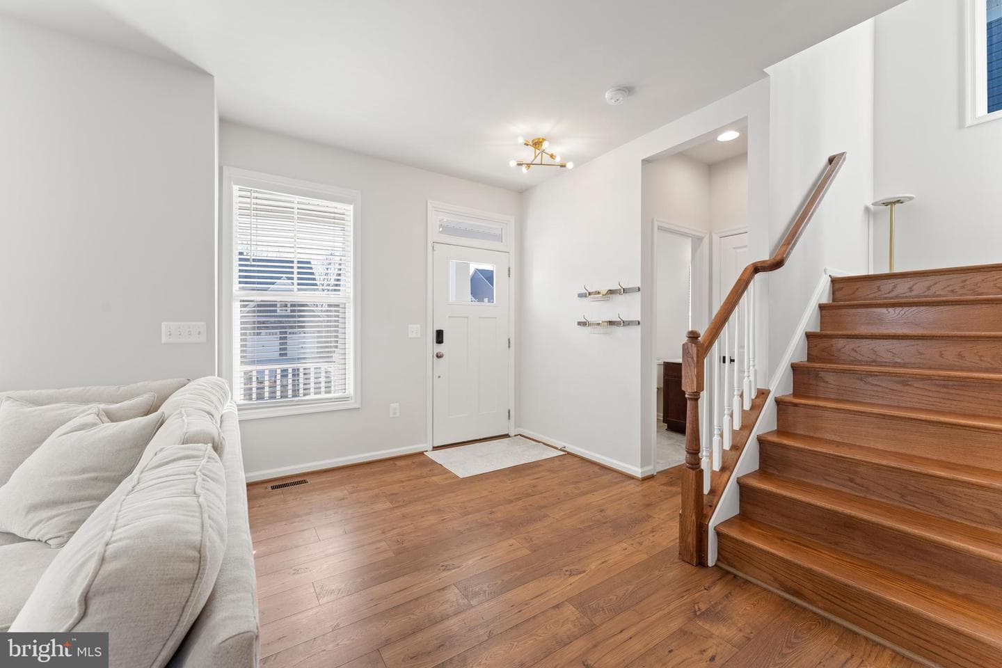 462 Coastal Avenue photo 7