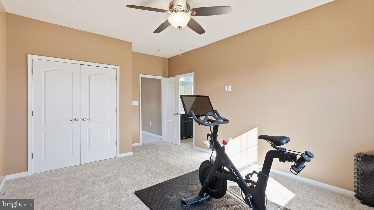 531 Apricot Street photo 31