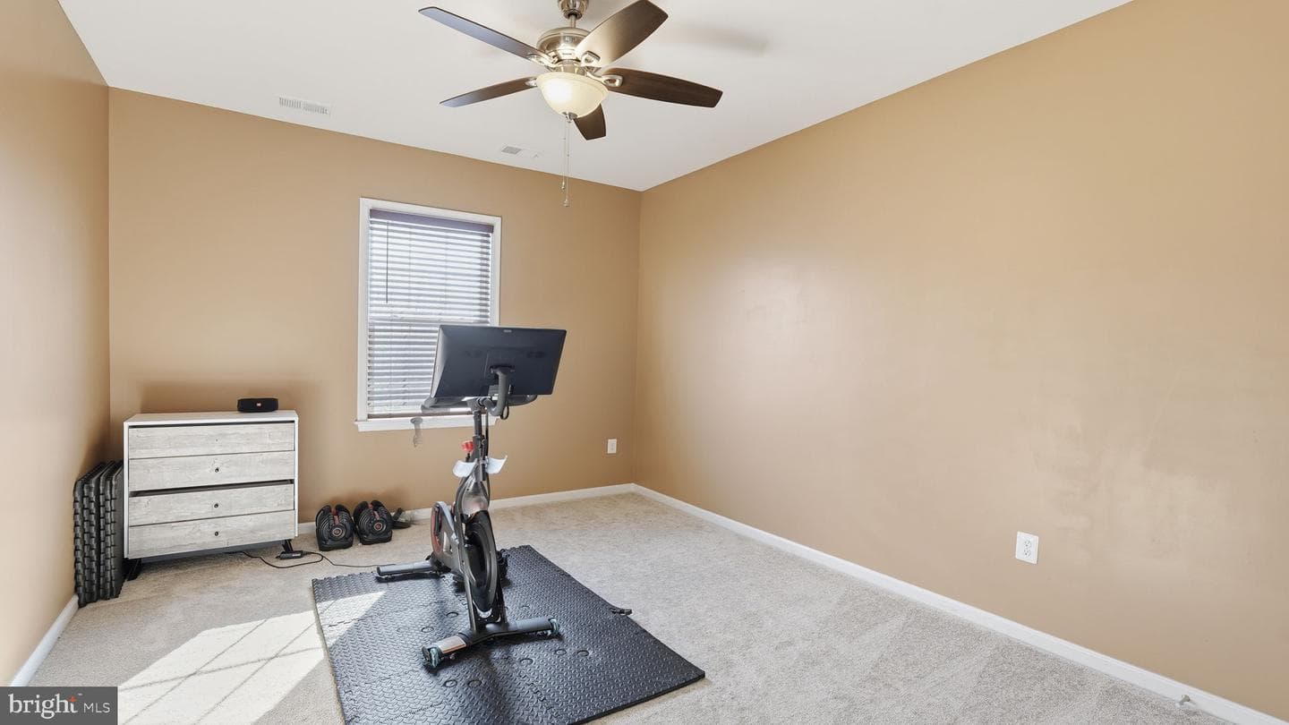 531 Apricot Street photo 32