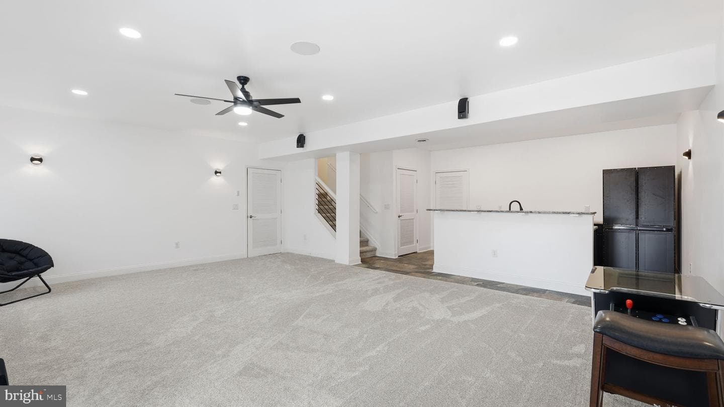 531 Apricot Street photo 33