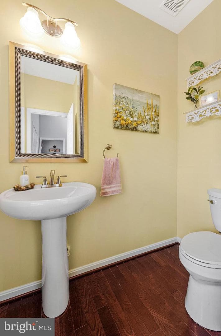 40 Evanston Court photo 13