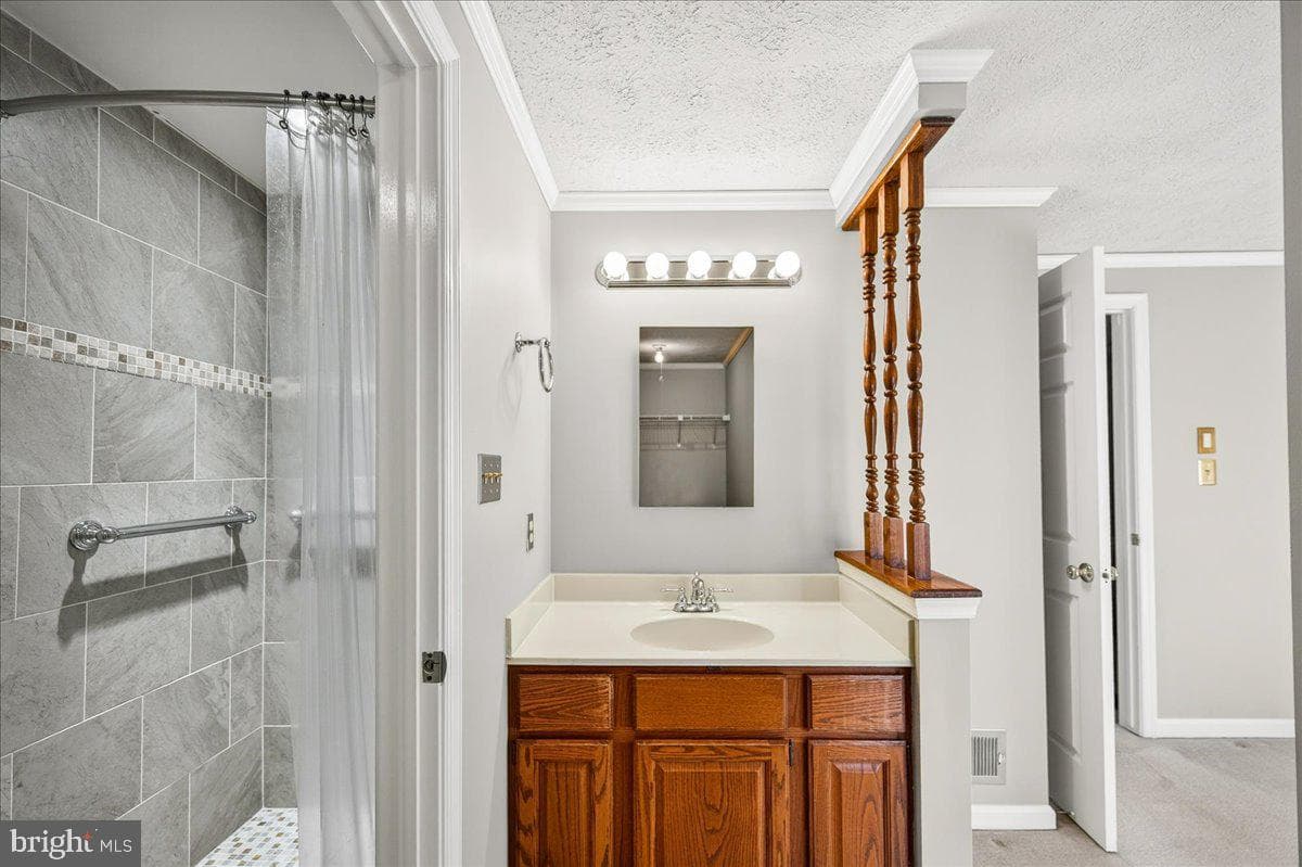 605 Ridgecrest Court photo 24