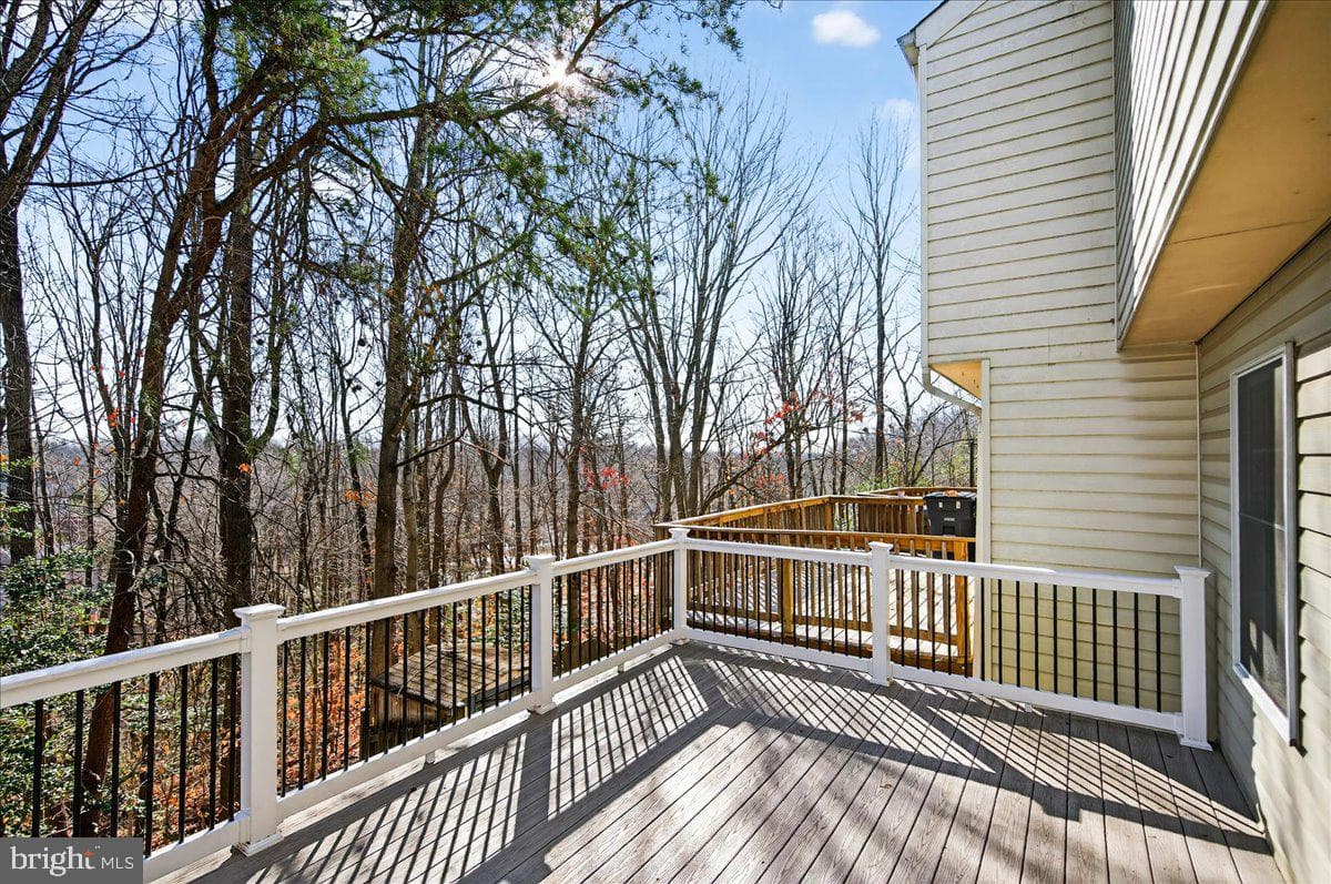 605 Ridgecrest Court photo 3