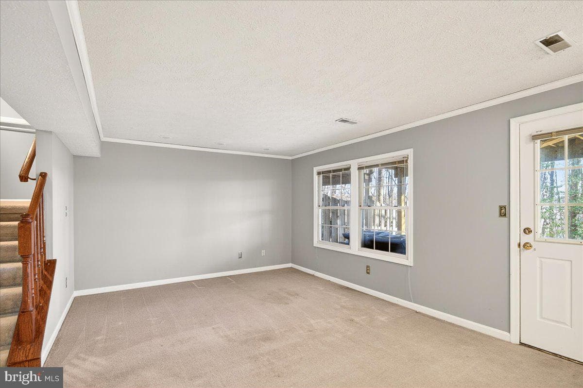 605 Ridgecrest Court photo 36