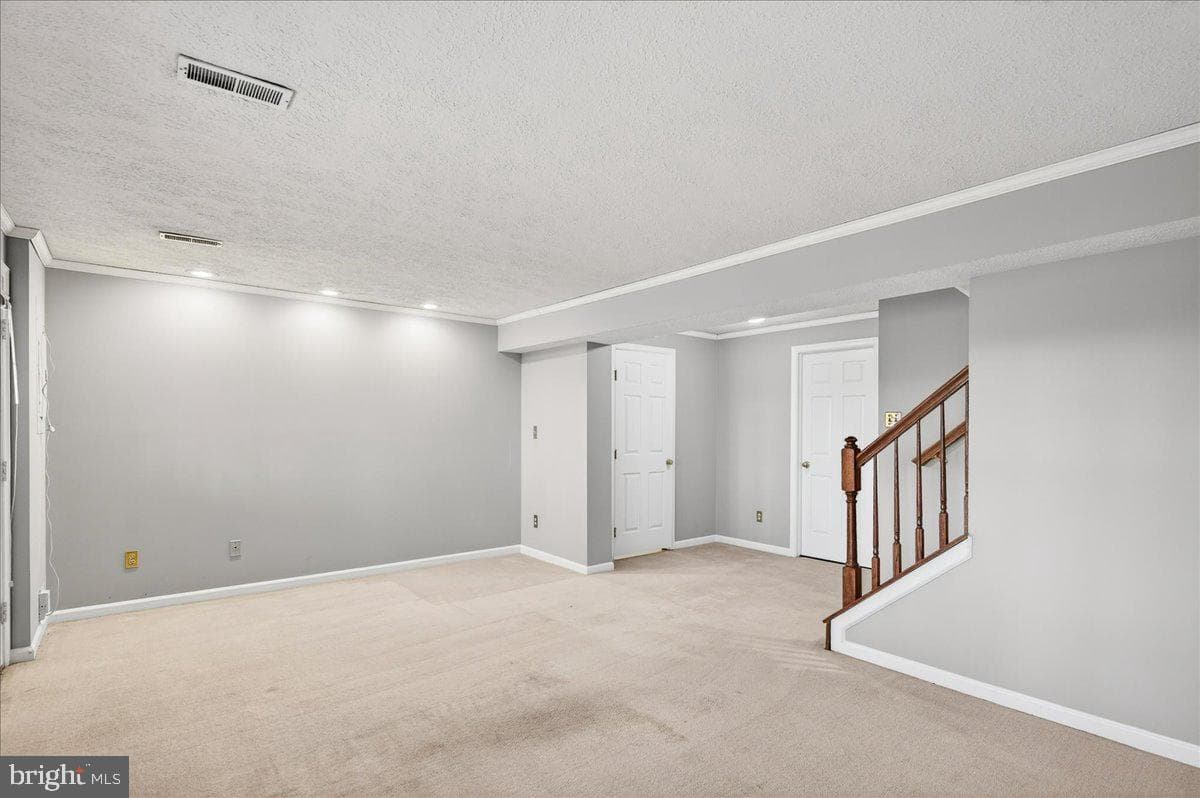 605 Ridgecrest Court photo 38