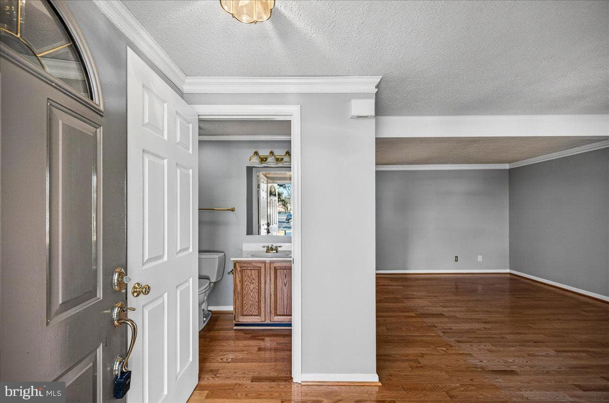 605 Ridgecrest Court photo 5