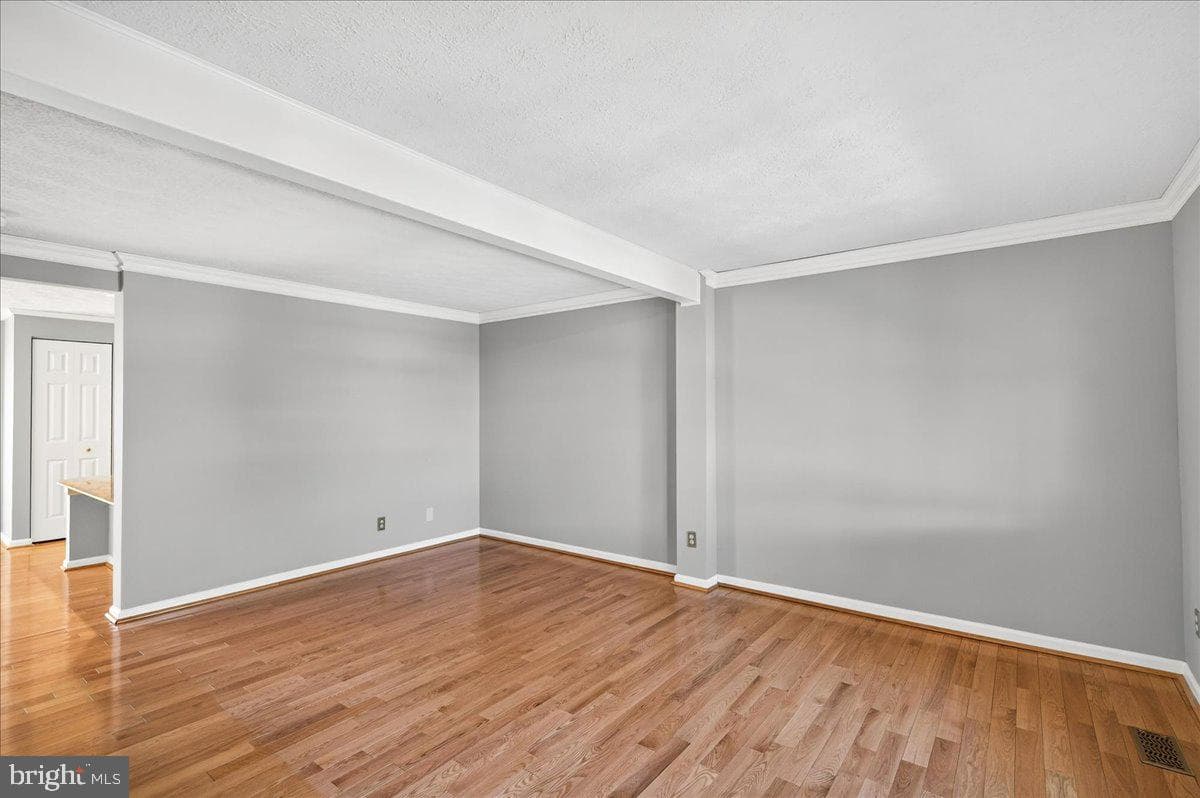 605 Ridgecrest Court photo 9