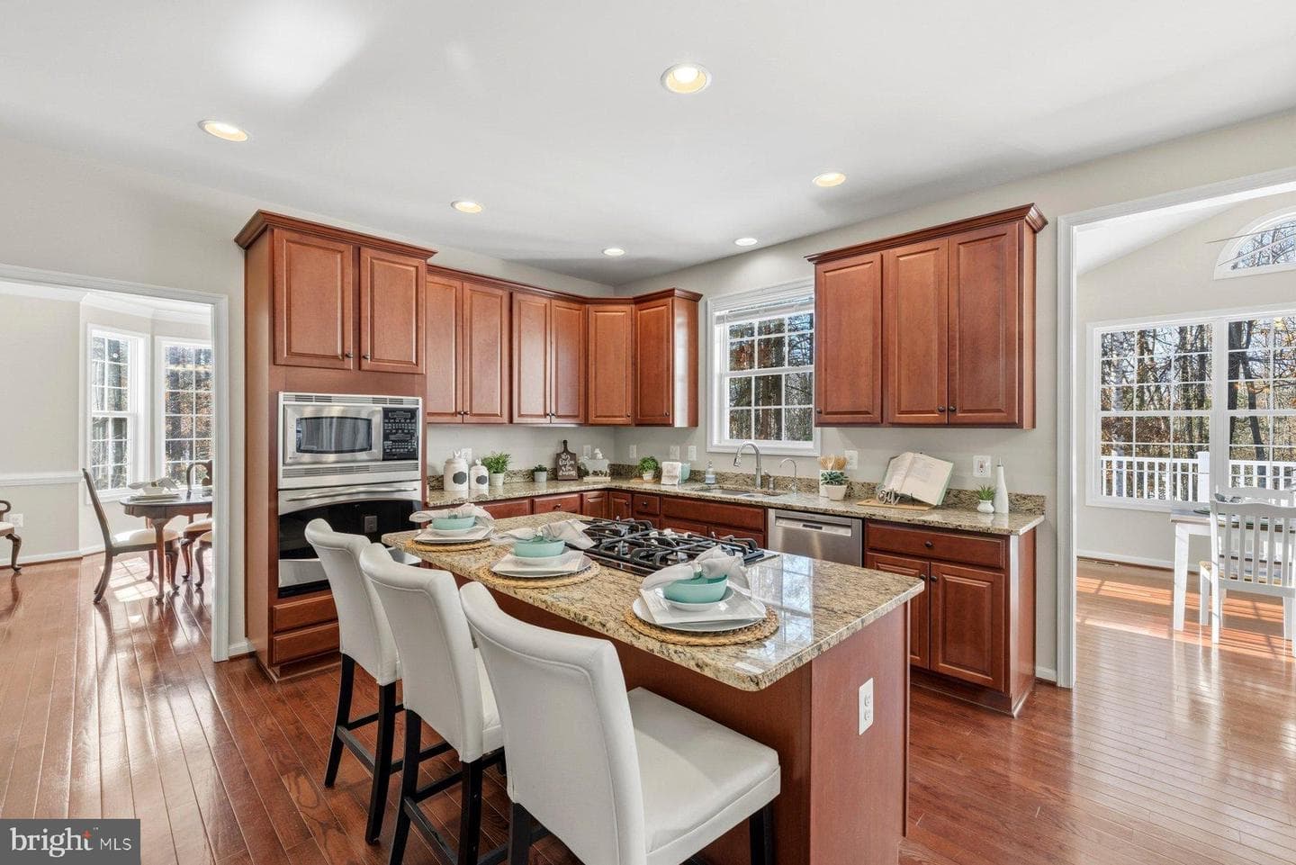 53 Queen Laurens Court photo 17