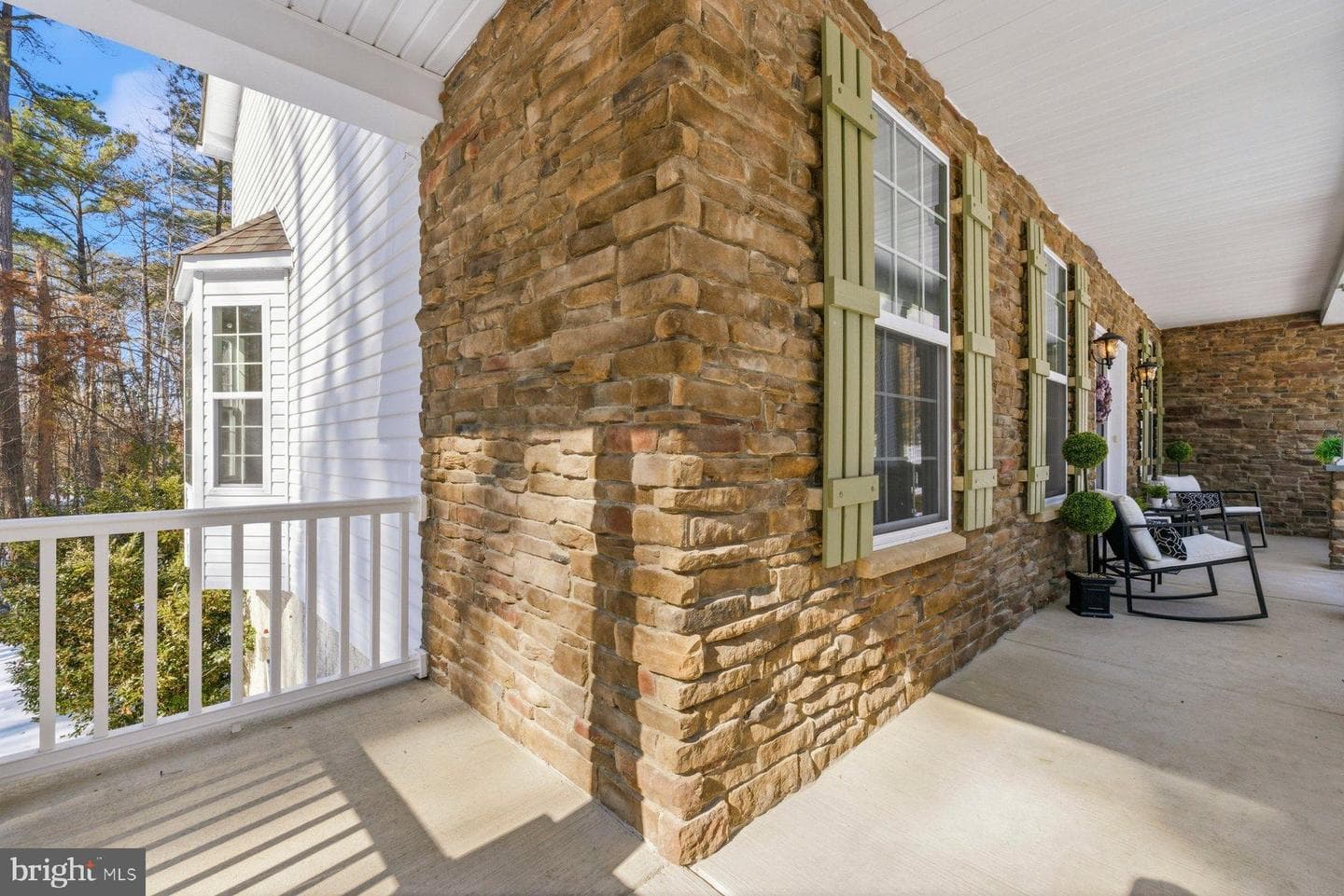 53 Queen Laurens Court photo 3