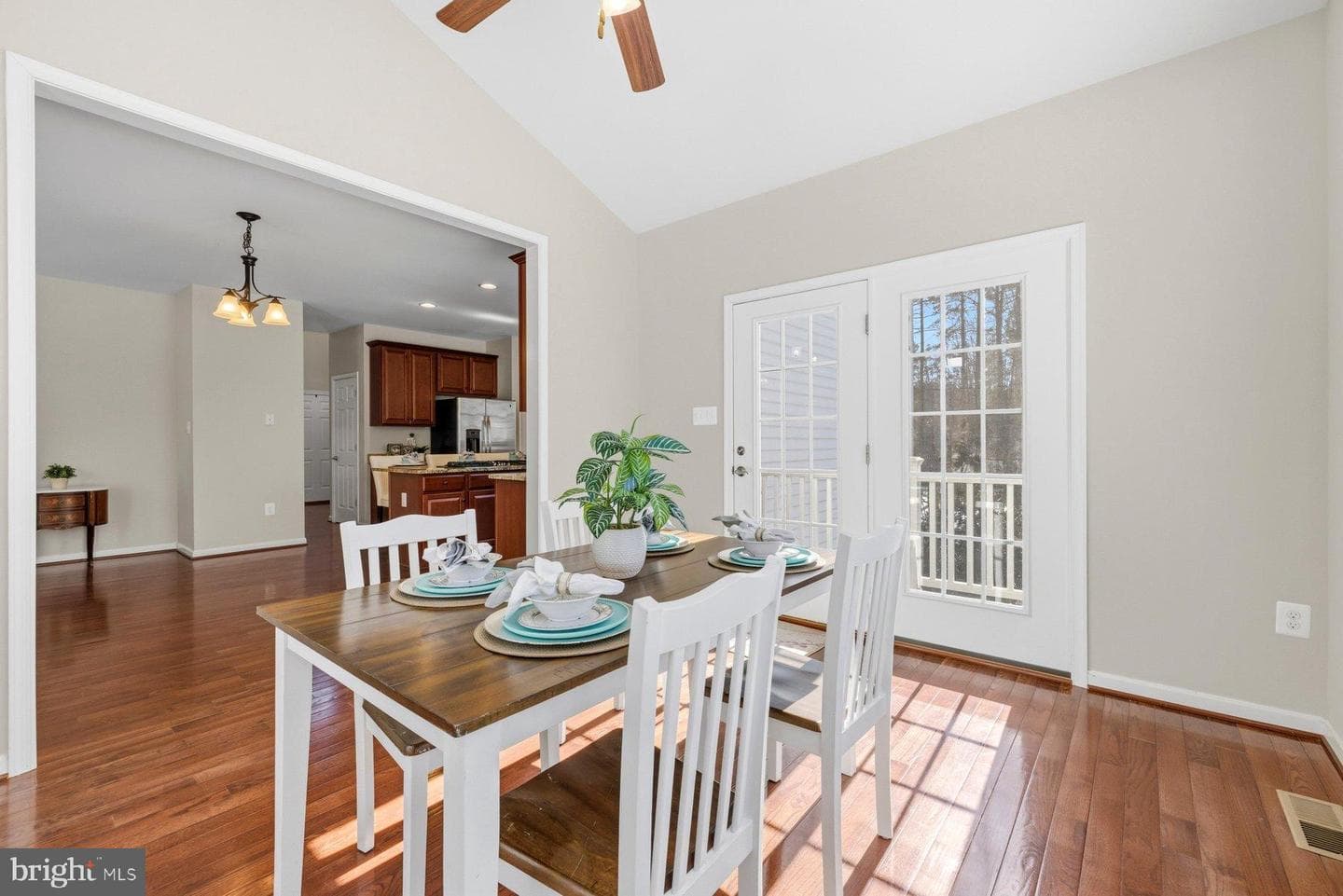 53 Queen Laurens Court photo 30