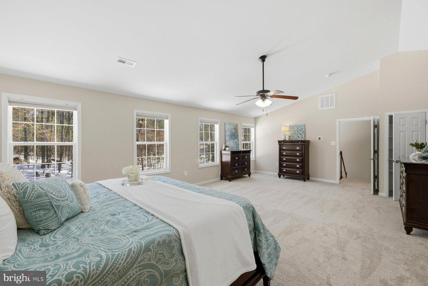 53 Queen Laurens Court photo 41