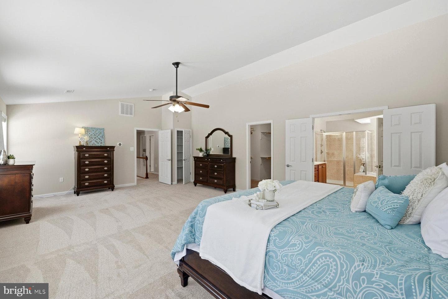 53 Queen Laurens Court photo 42