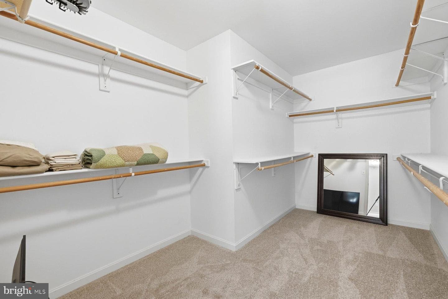 53 Queen Laurens Court photo 43