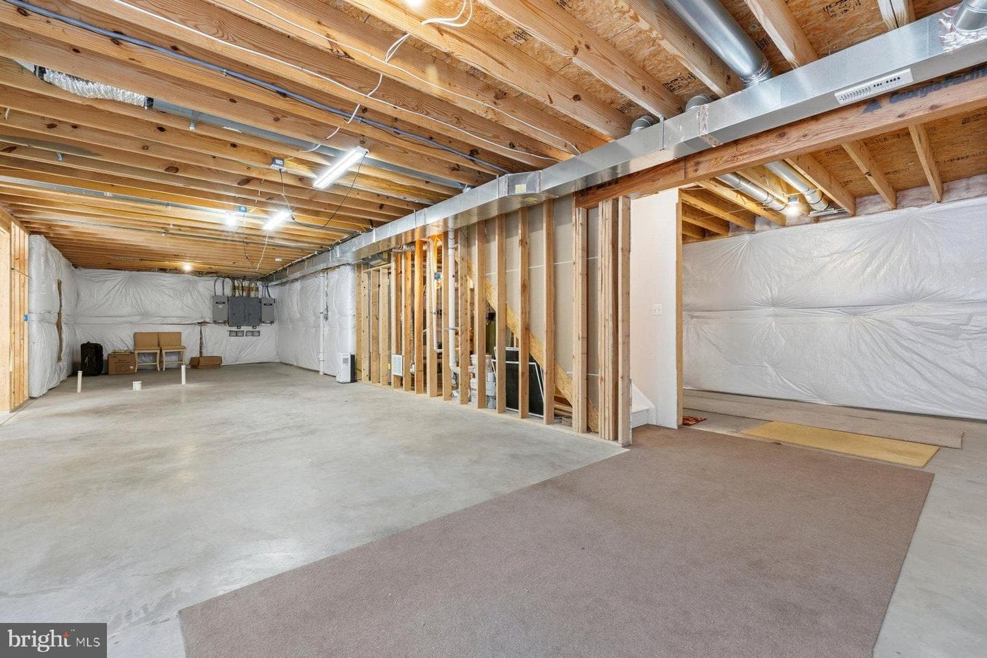 53 Queen Laurens Court photo 48