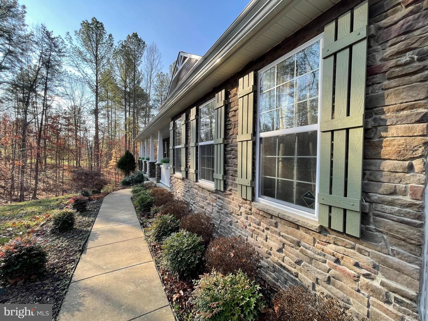 53 Queen Laurens Court photo 70