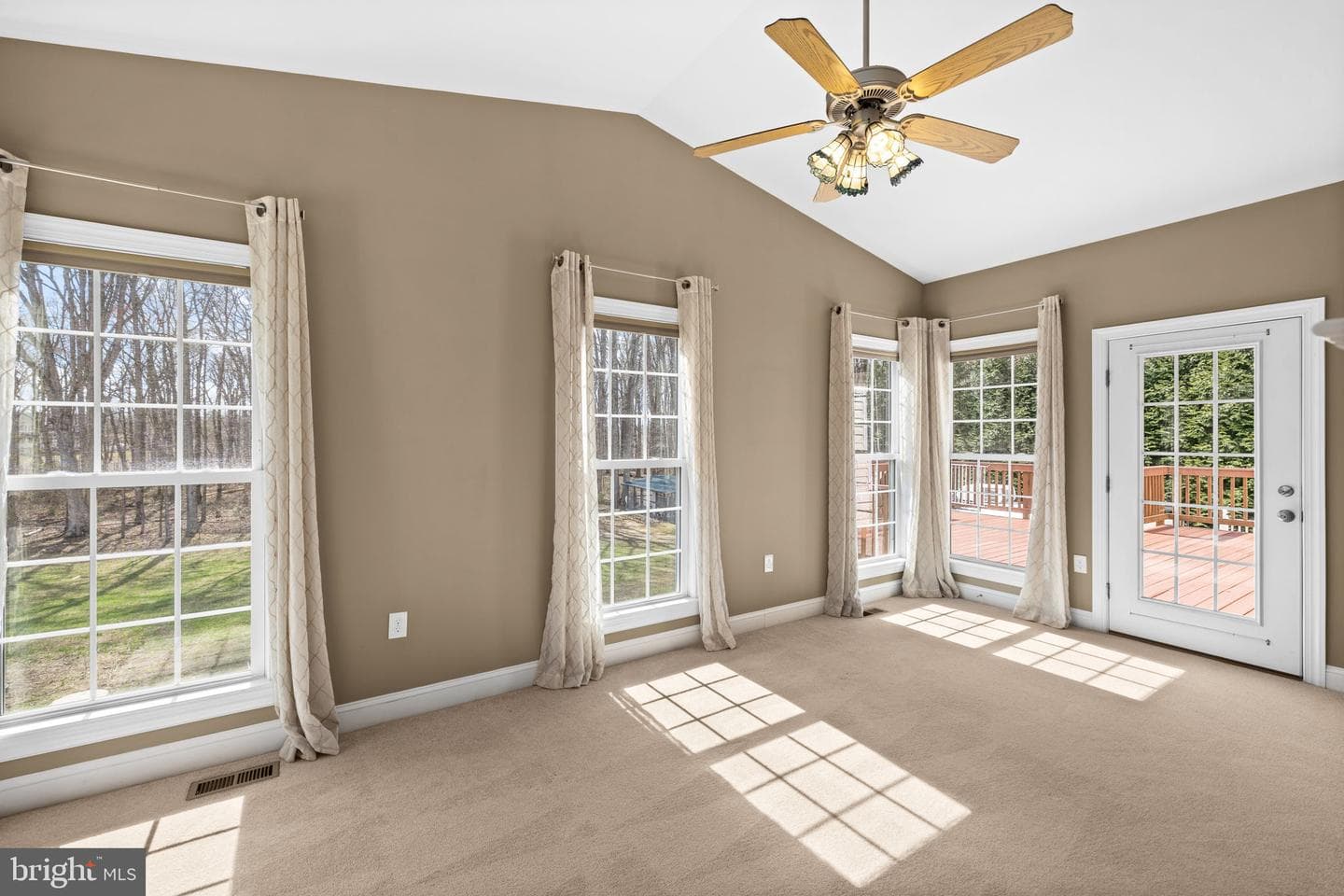 240 Poplar Road photo 28