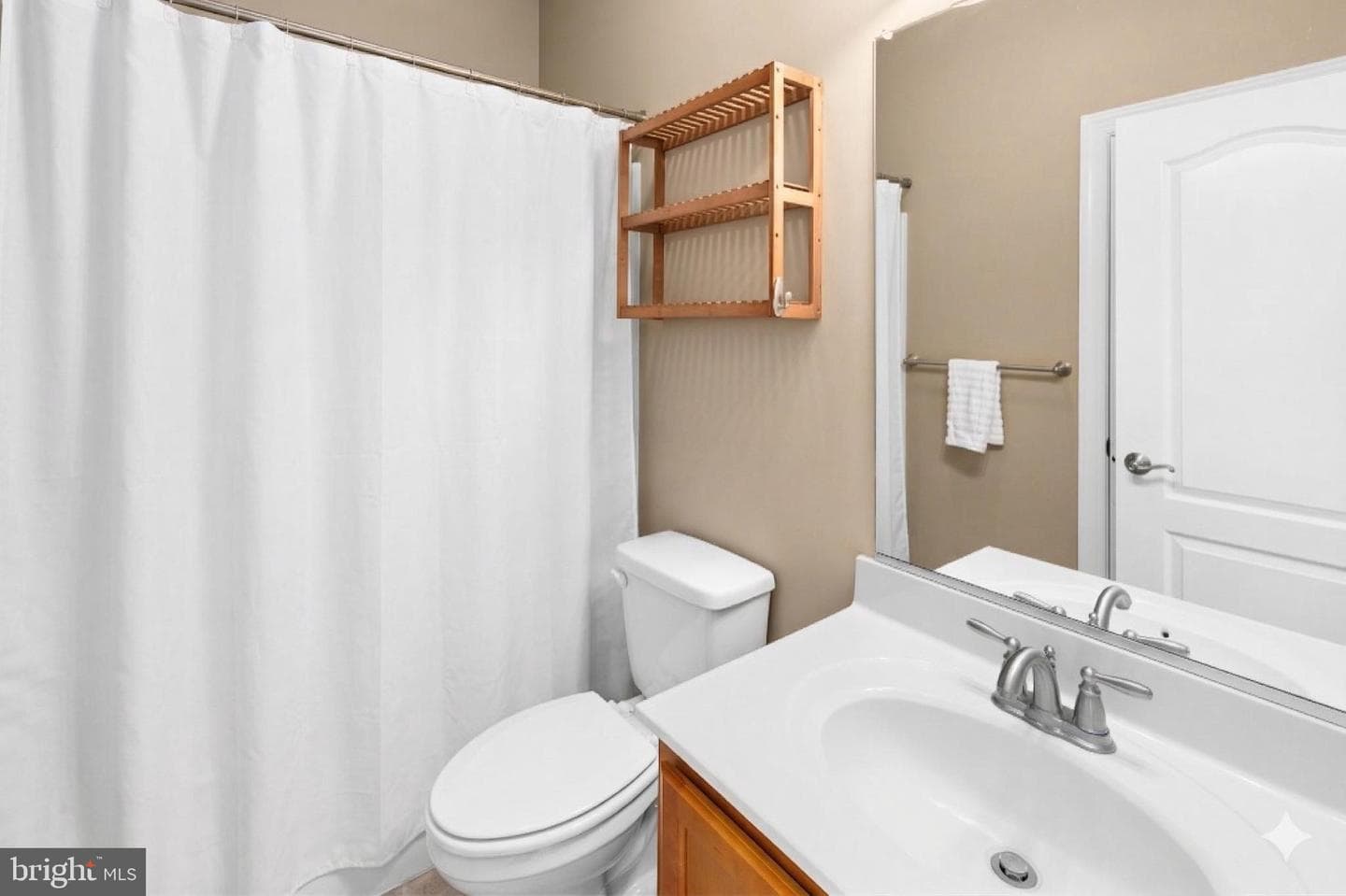 240 Poplar Road photo 41