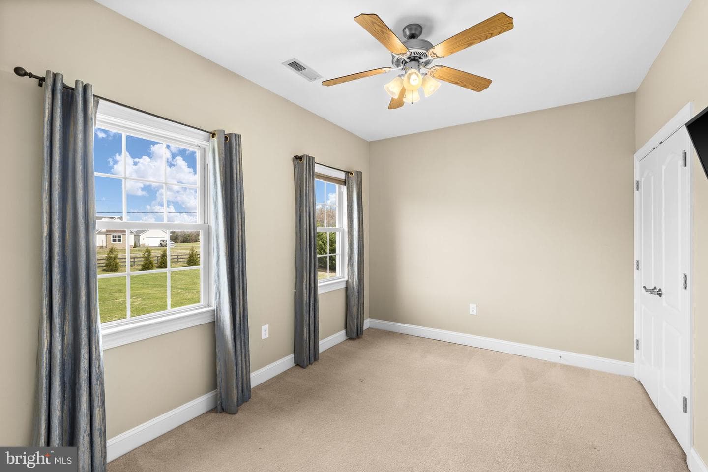 240 Poplar Road photo 44