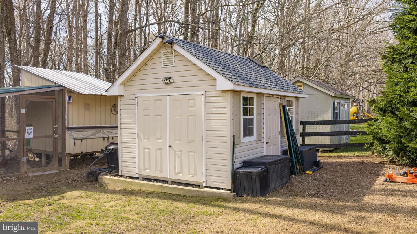240 Poplar Road photo 69