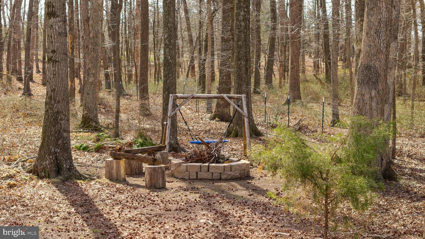 240 Poplar Road photo 71