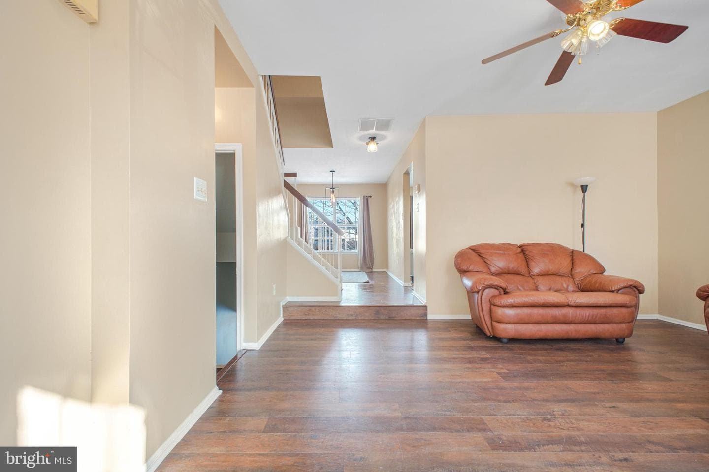 213 Lakeview Court photo 2